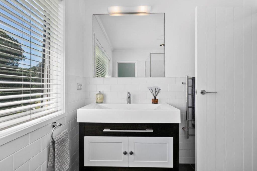 Stunning Tranquil Home With Green Space Views Mount Maunganui Exteriör bild